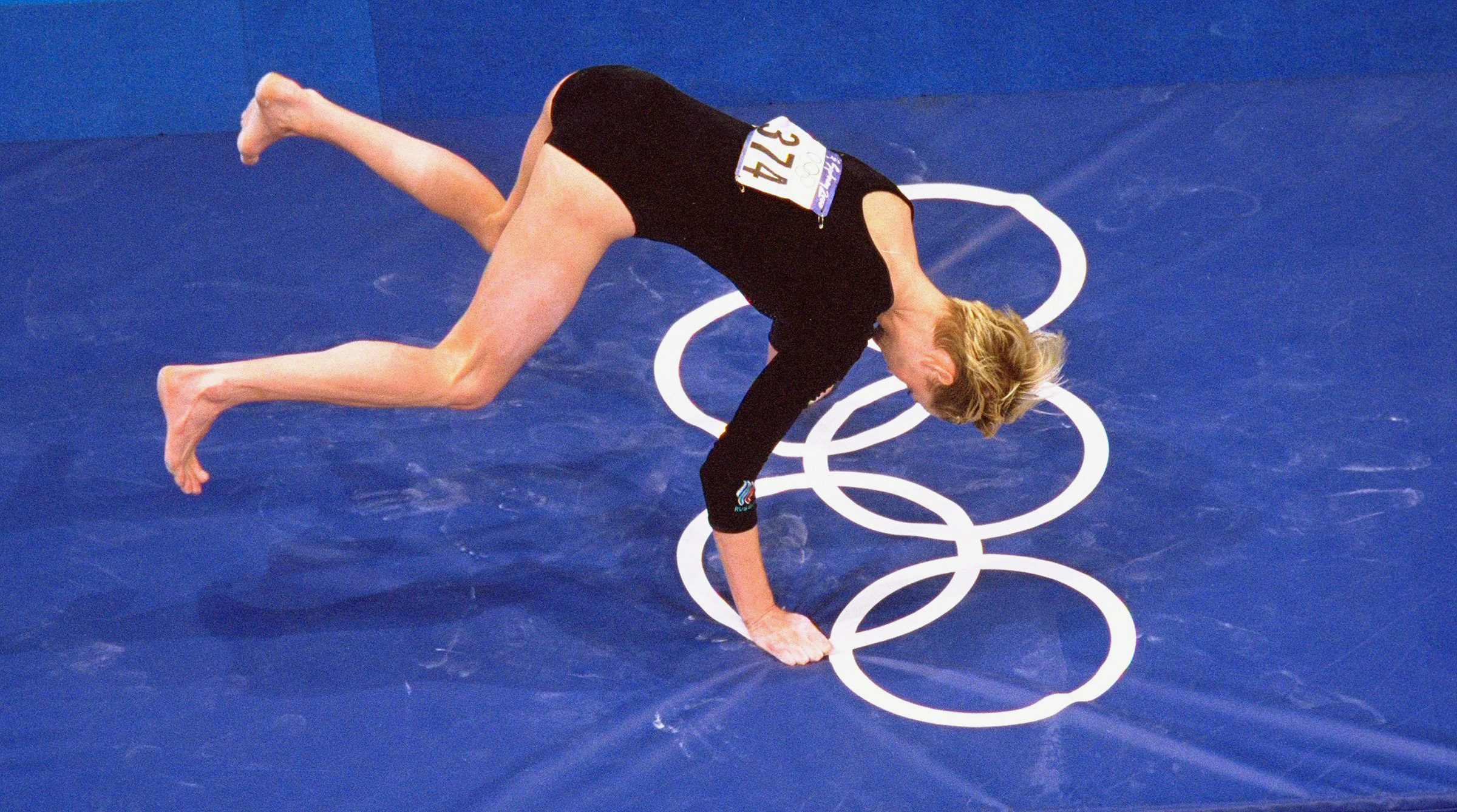 Svetlana Khorkina falls on the vault at the 2000 Olympics in Sydney. It was not her fault.