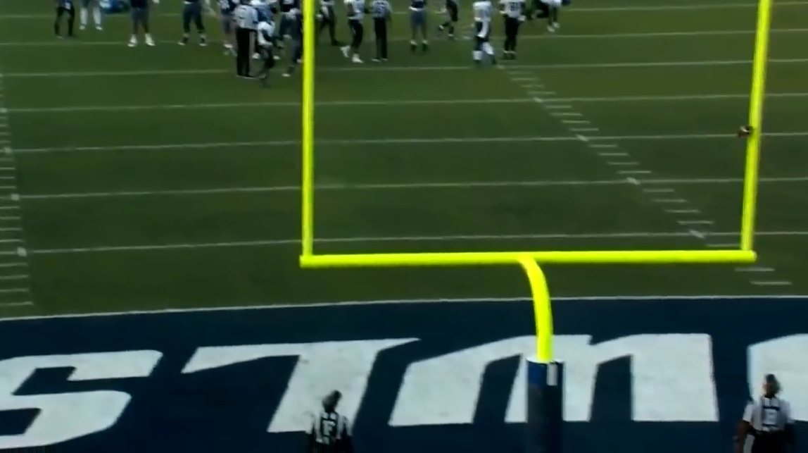 Rice misses a field goal thanks to a quadruple doink off the upright