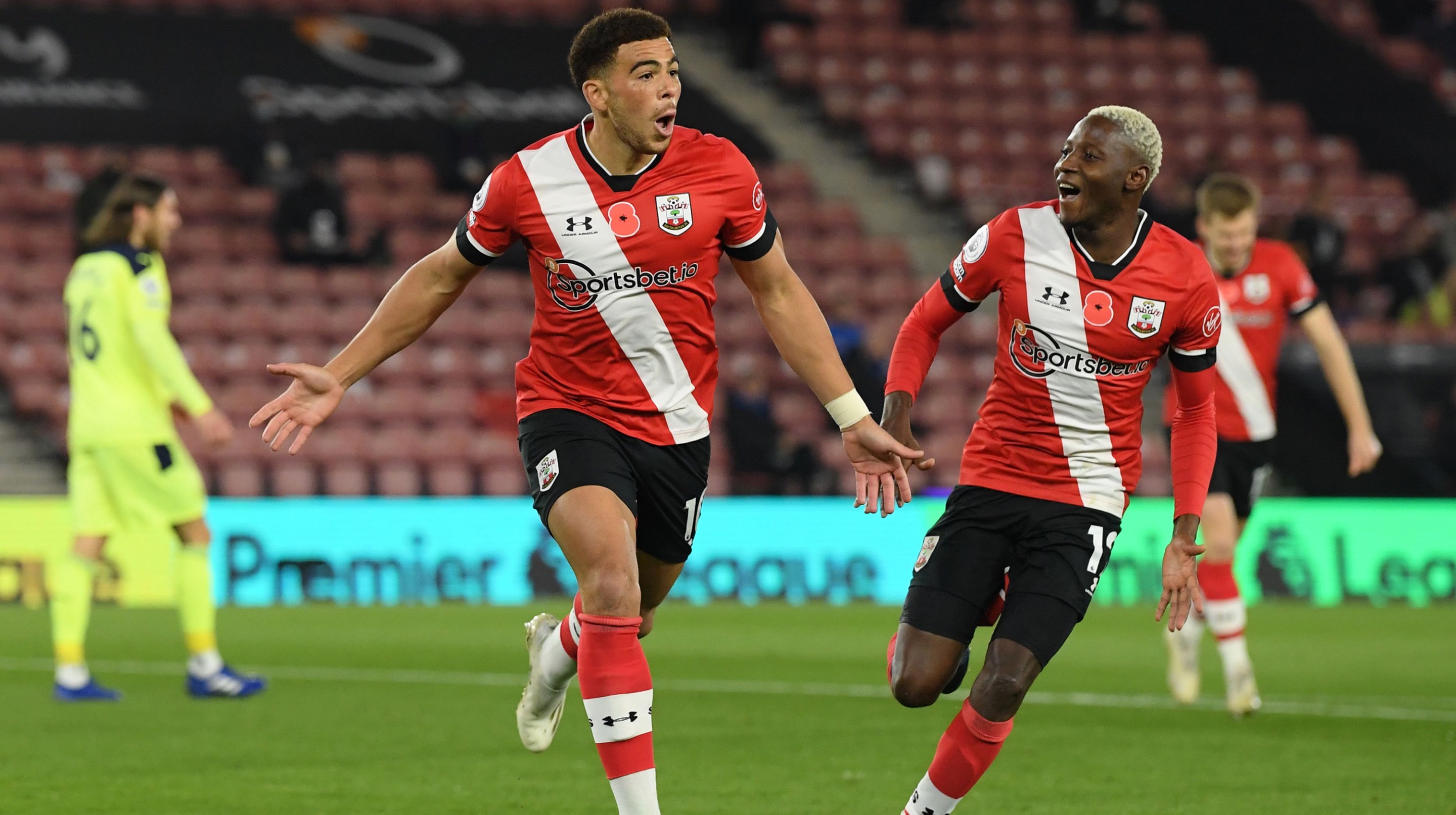 Southampton's English midfielder Che Adams celebrates scoring his team's first goal during the English Premier League football match between Southampton and Newcastle United at St Mary's Stadium in Southampton, southern England on November 6, 2020.