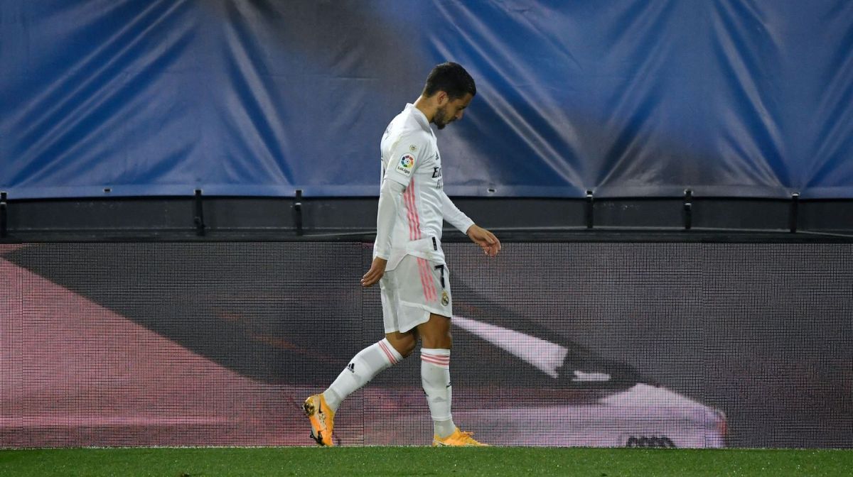 Real Madrid's Belgian forward Eden Hazard leaves the pitch during the Spanish League football match between Real Madrid and Deportivo Alaves at the Alfredo Di Stefano stadium in Madrid, on November 28, 2020.