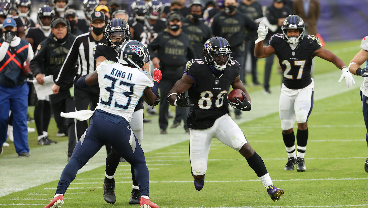 BALTIMORE, MARYLAND - NOVEMBER 22: Dez Bryant #88 of the Baltimore Ravens runs after a catch against the Baltimore Ravens during the game at M&amp;T Bank Stadium on November 22, 2020 in Baltimore, Maryland. (Photo by Patrick Smith/Getty Images)