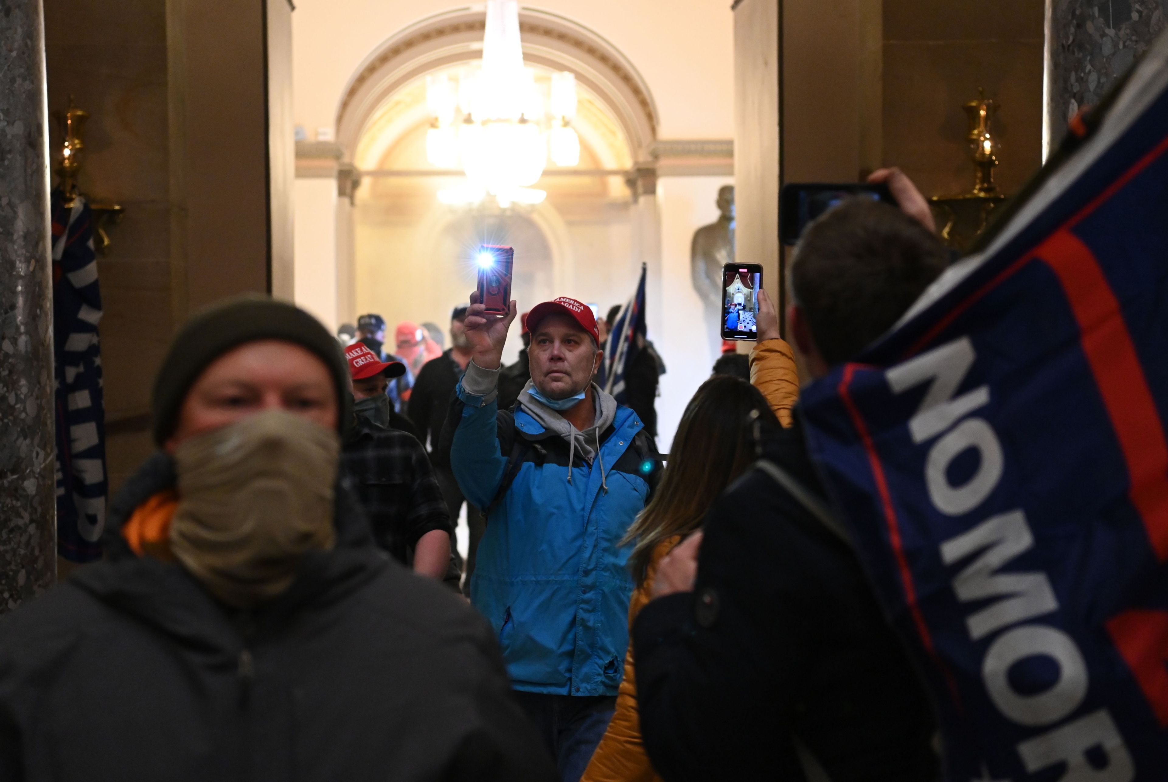 people who stormed the captiol take photos of it inside