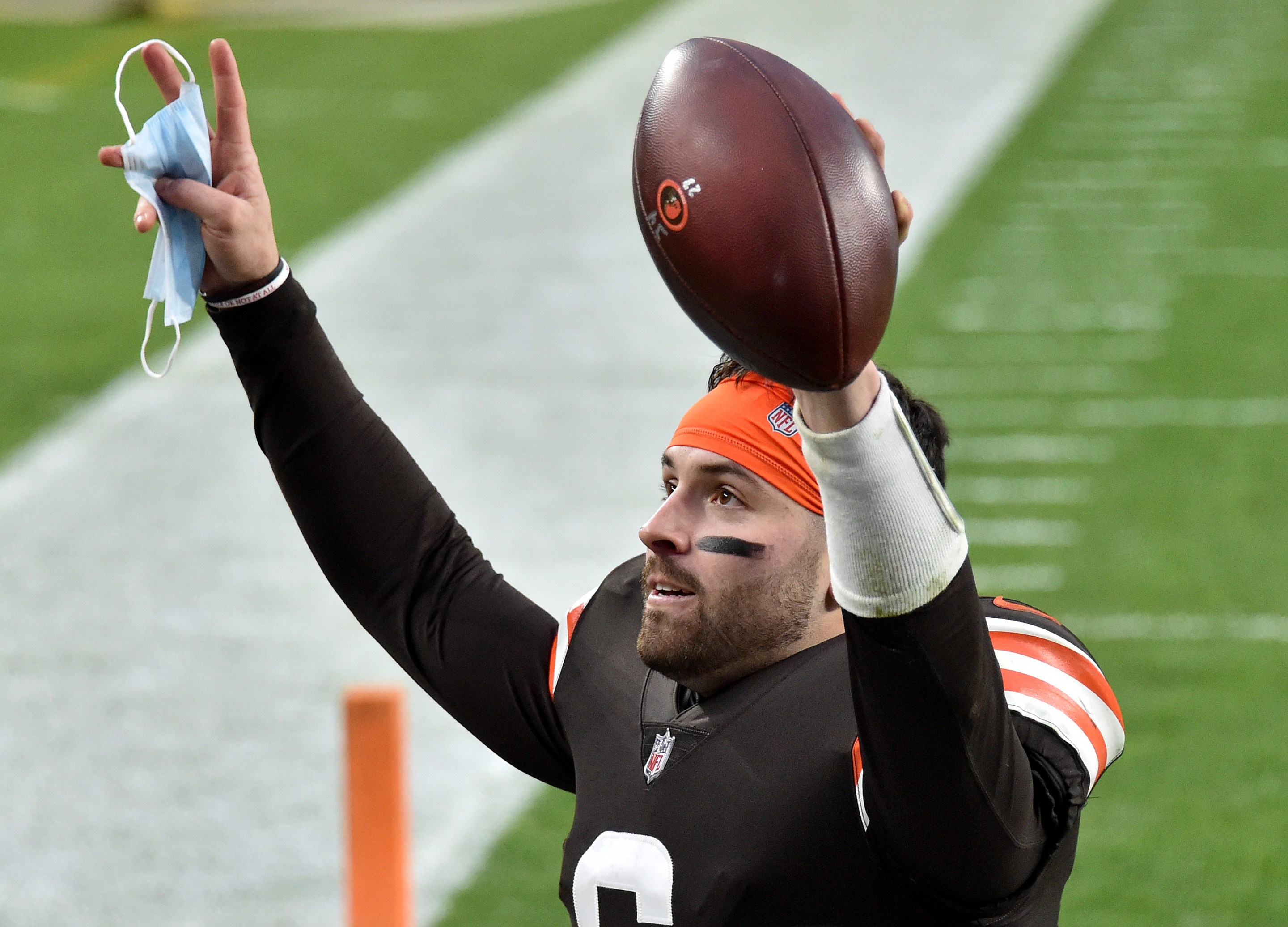 Baker Mayfield #6 of the Cleveland Browns celebrates