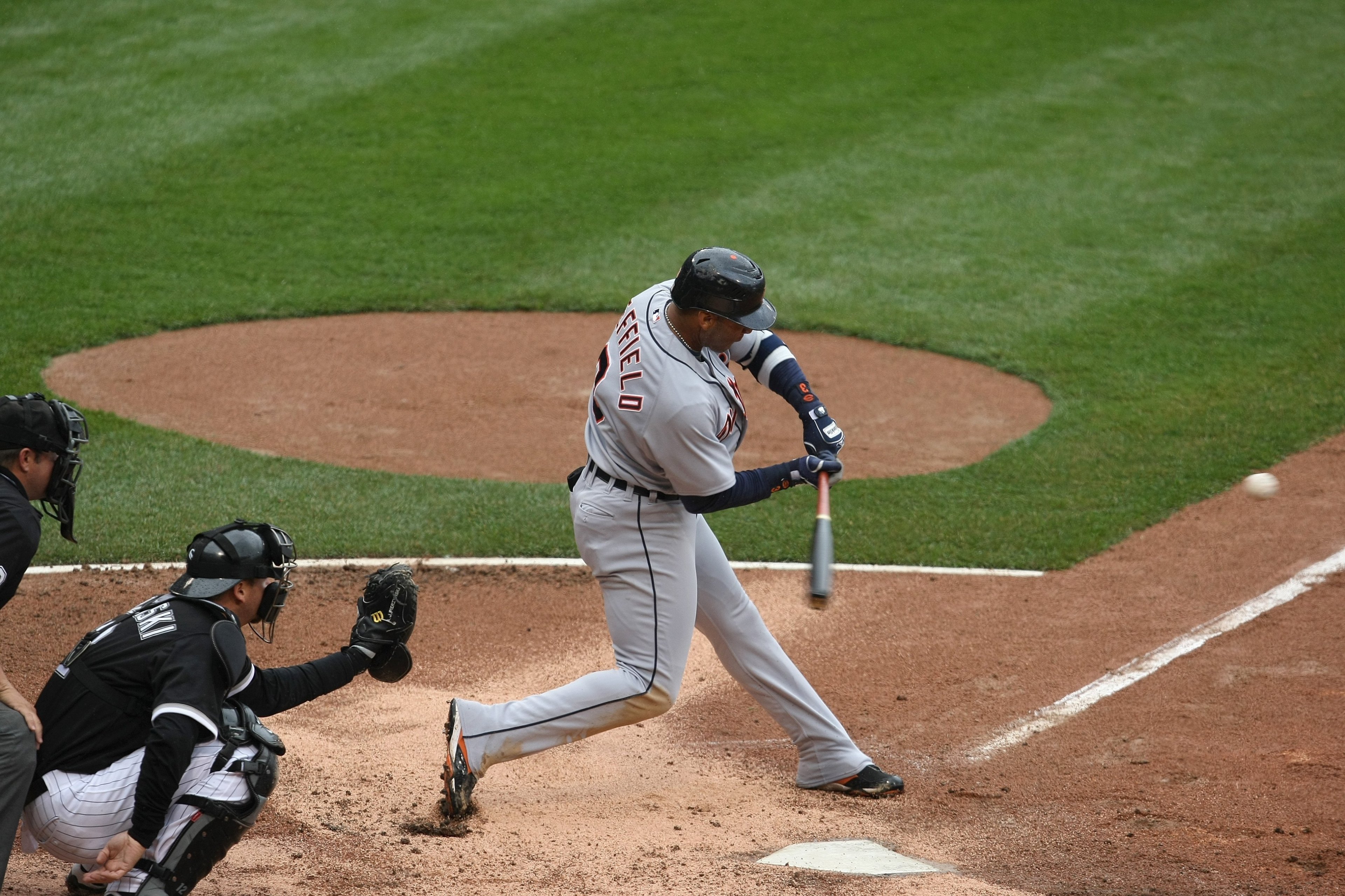Gary Sheffield #3 of the Detroit Tigers bats