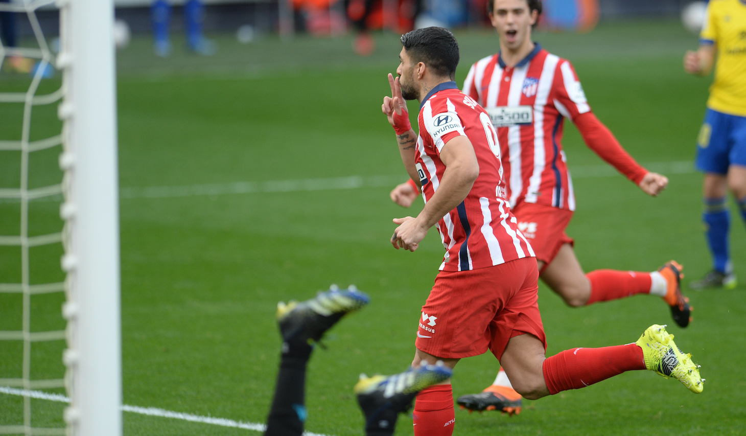 Atletico Madrid's Uruguayan forward Luis Suarez celebrates his second goal during the Spanish league football match Cadiz CF against Club Atletico de Madrid at the Ramon de Carranza stadium in Cadiz on January 31, 2021.