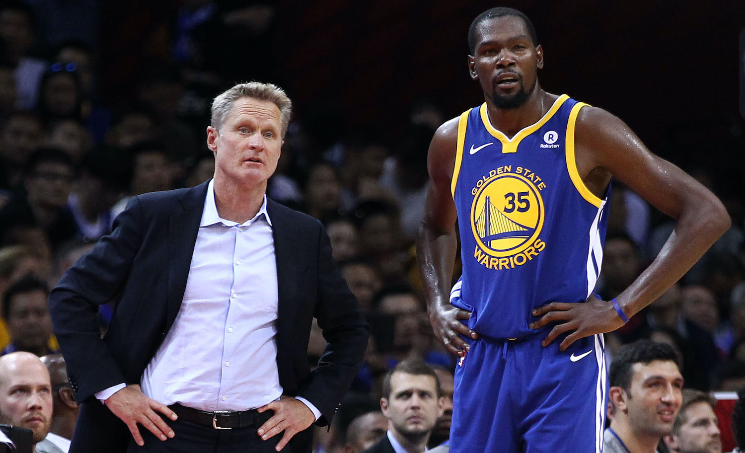 Steve Kerr giving Kevin Durant some in-game instructions.