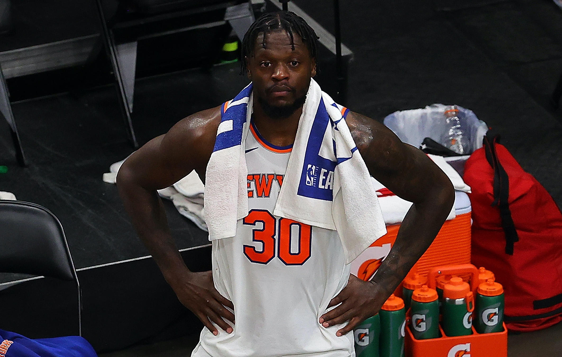 Julius Randle looks dejected.