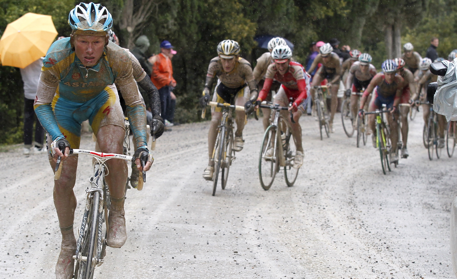 Kazakhstan's Alexandre Vinokourov (Astana) rides on the "strade bianche" (white roads) of Tuscany during the seventh stage of the 93rd Giro d'Italia going from Carrara to Montalcino on May 15, 2010. Australian Cadel Evans (BMC) won the stage as Kazakhstan's Alexandre Vinokourov (Astana) regained possession of the race leader's pink jersey. AFP PHOTO / POOL / ROBERTO BETTINI (Photo credit should read ROBERTO BETTINI/AFP via Getty Images)