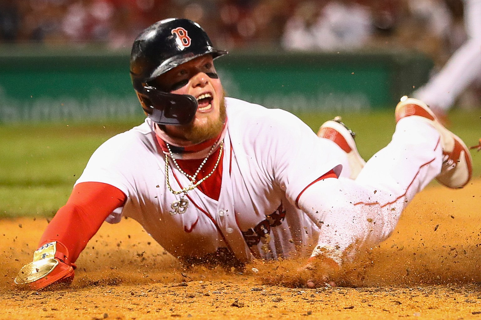 With a postseason vibe being felt at Fenway Park, Red Sox hang on to beat  Mookie Betts, Dodgers - The Boston Globe