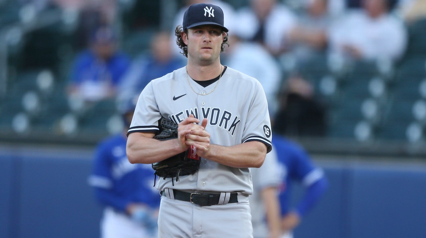 It should be illegal to be as cool as Shohei Ohtani Baseball can be so  cool - MLB Fans delighted by Shohei Ohtani's fantastic gesture of signing  the ball that infielder Kody