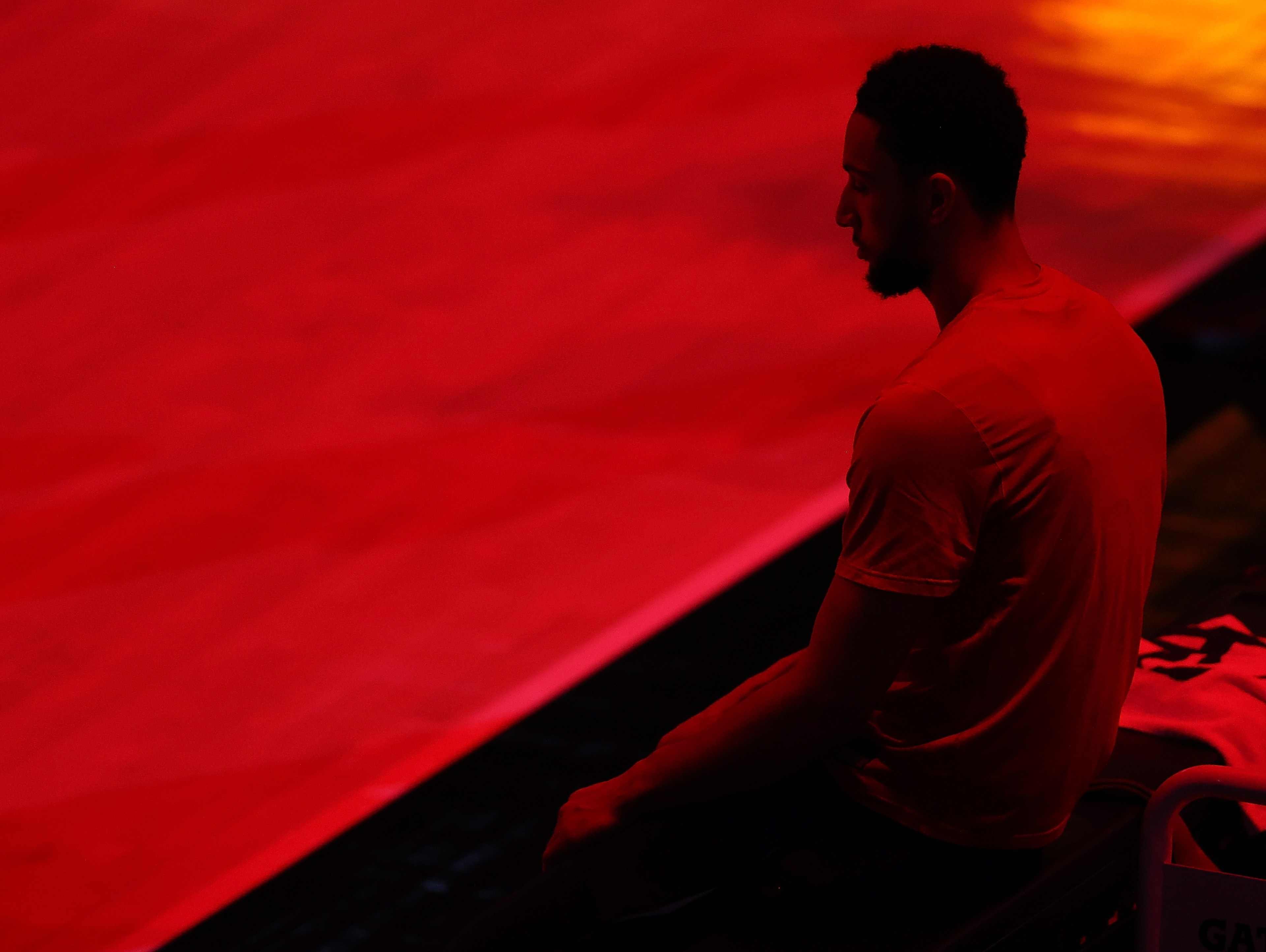 Ben Simmons, spooky red light