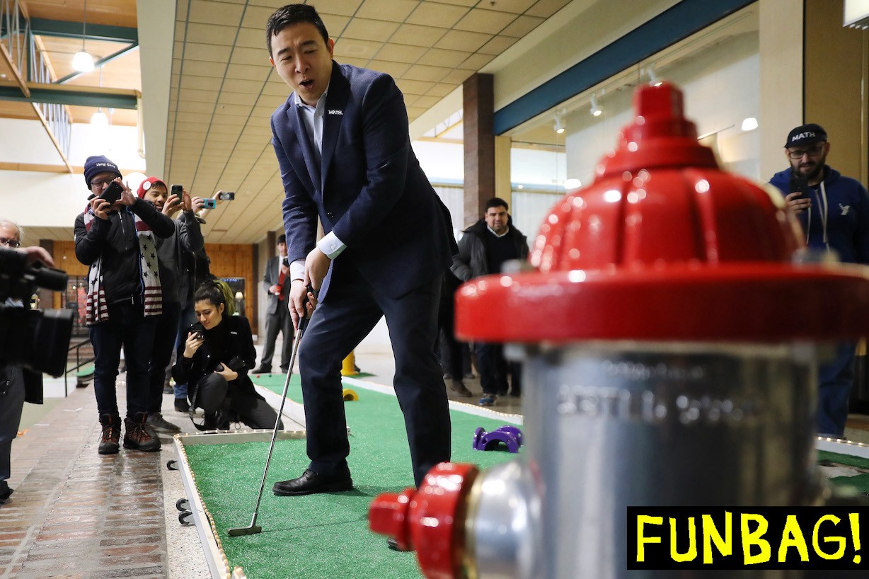 OSKALOOSA, IOWA - JANUARY 25: Democratic presidential candidate Andrew Yang plays mini-golf after holding a town hall meeting at Penn Central Mall January 25, 2020 in Oskaloosa, Iowa. While three of the top-polling Democratic presidential candidates are U.S. Senators and must be in Washington for the impeachment trial of President Donald Trump, millionaire businessman Yang continues to campaign across Iowa ahead of its all-important caucuses scheduled for February 03. (Photo by Chip Somodevilla/Getty Images)