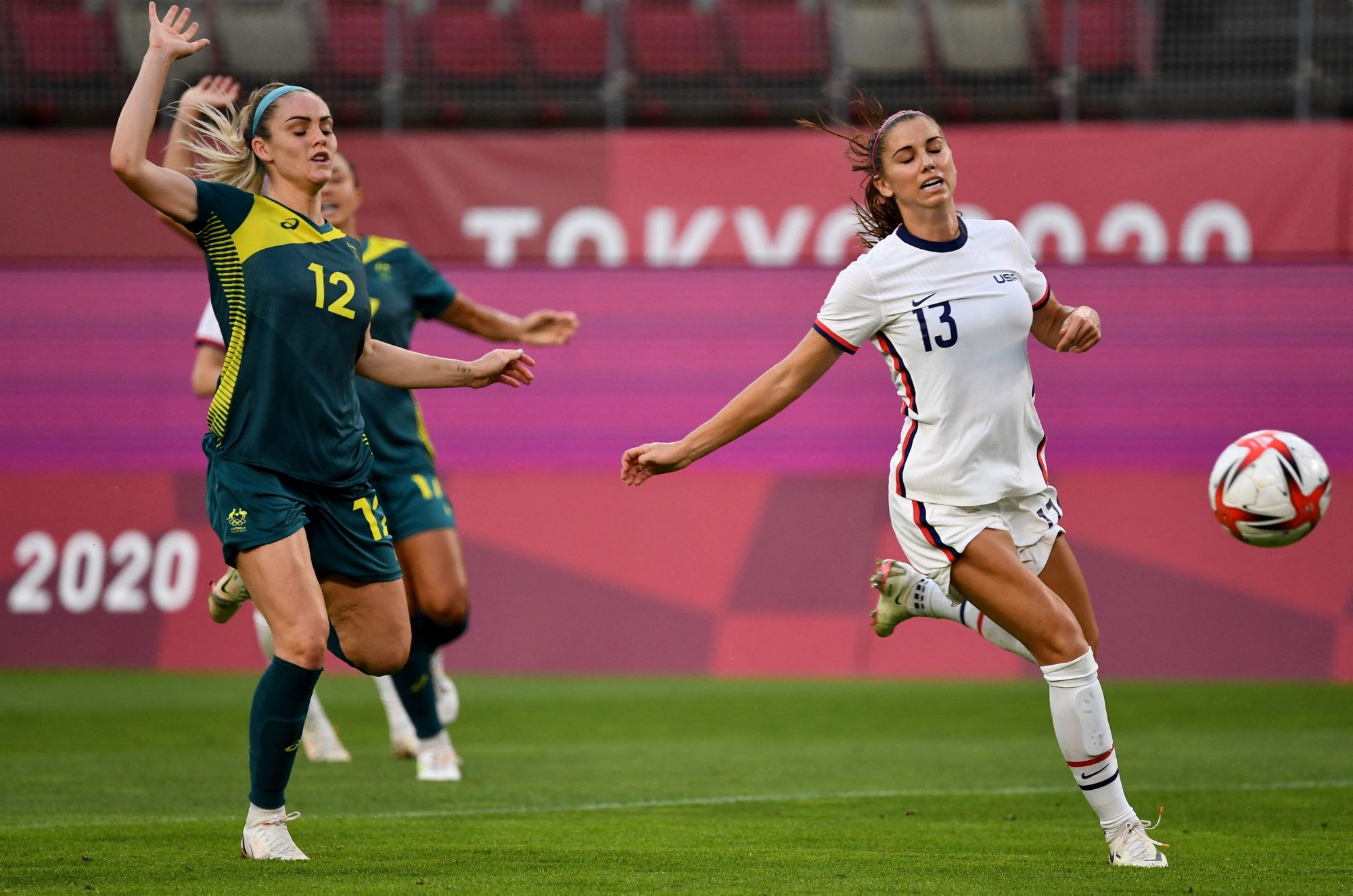 Ellie Carpenter and Alex Morgan
