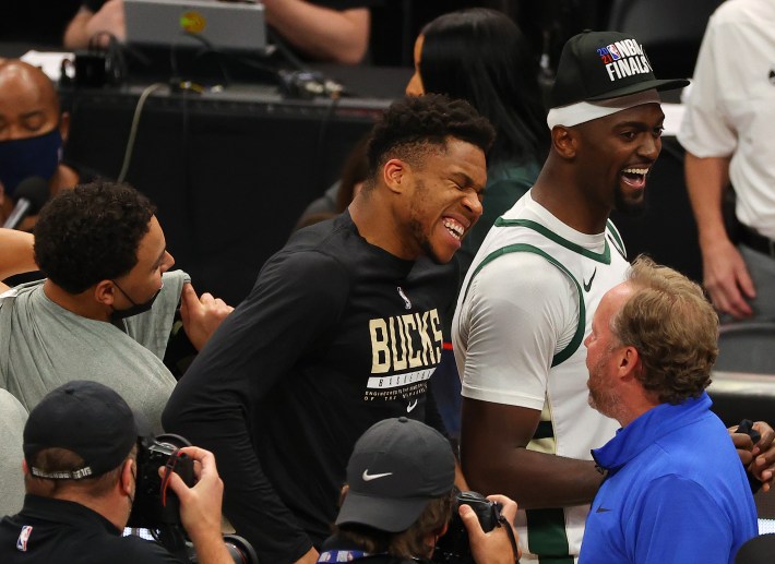 Giannis Antetokounmpo, Bobby Portis, Mike Budenholzer (Milwaukee Bucks)