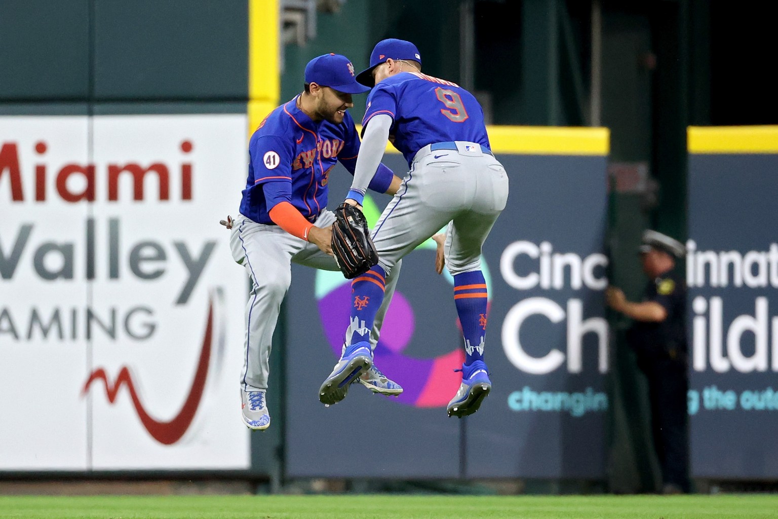 METS: Sloppy pitching gives the Miami Marlins an edge over the New