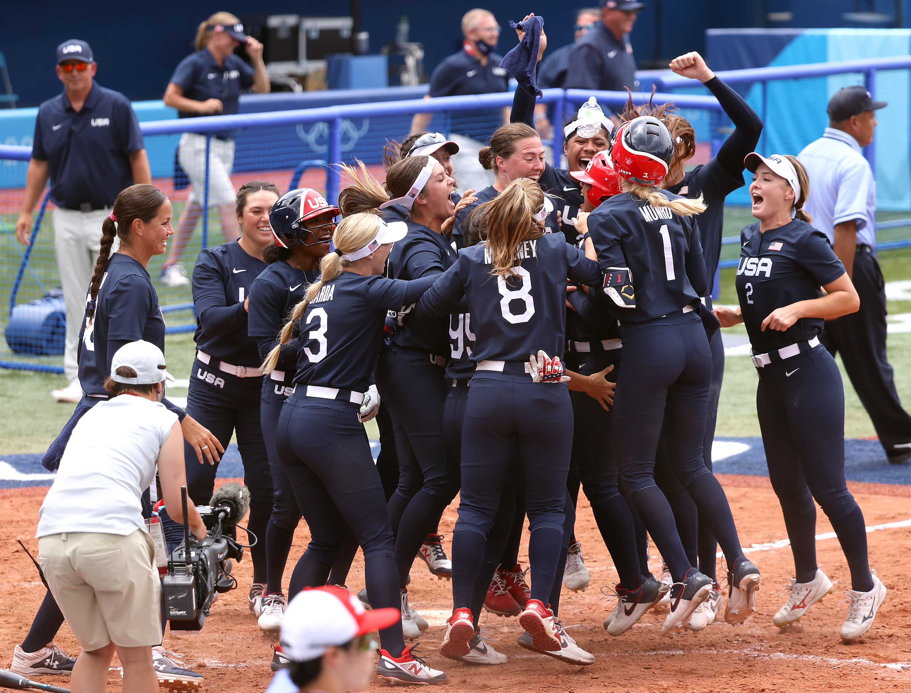 US players celebrate