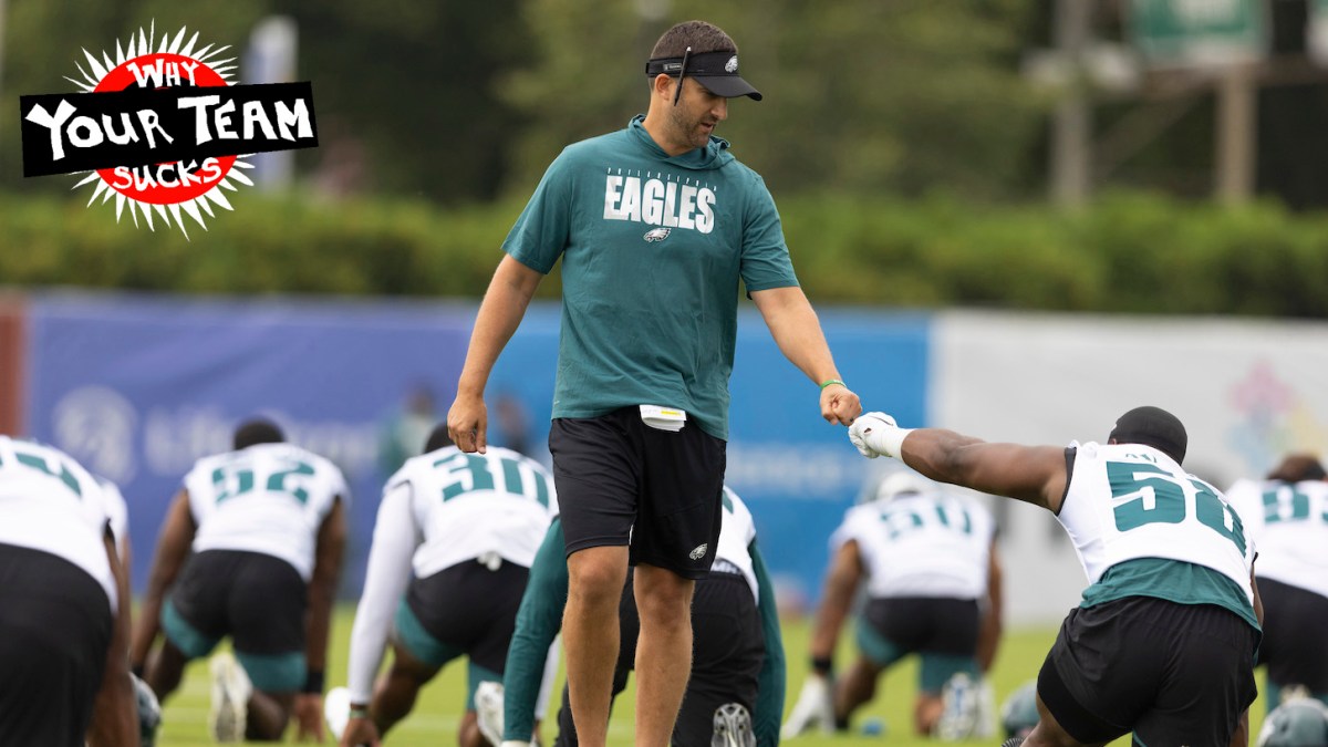 PHILADELPHIA, PA - JULY 29: Head coach Nick Sirianni of the Philadelphia Eagles fist bumps Genard Avery #58 during training camp at the NovaCare Complex on July 29, 2021 in Philadelphia, Pennsylvania. (Photo by Mitchell Leff/Getty Images)