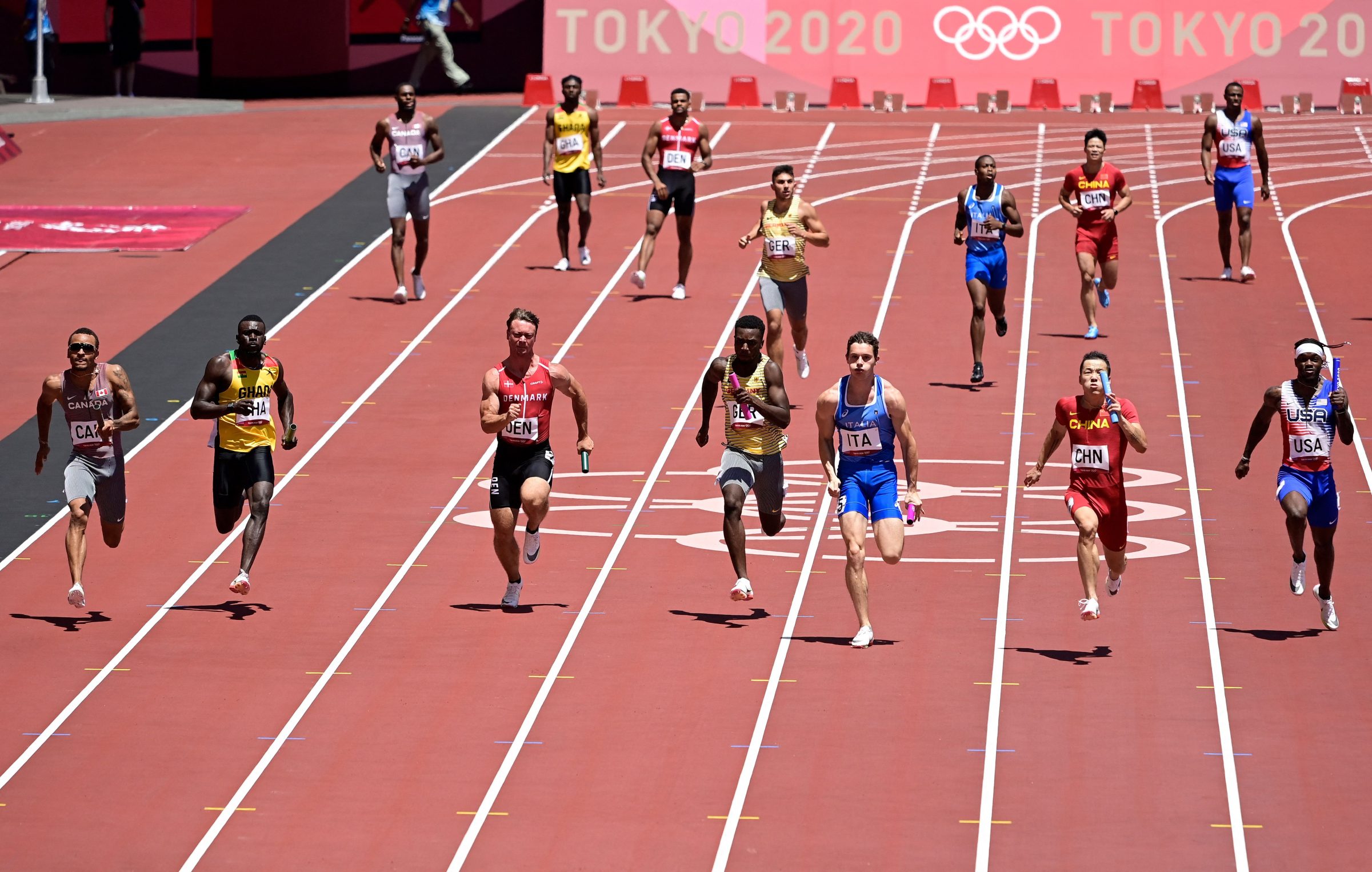 men's 4x100m relay heats