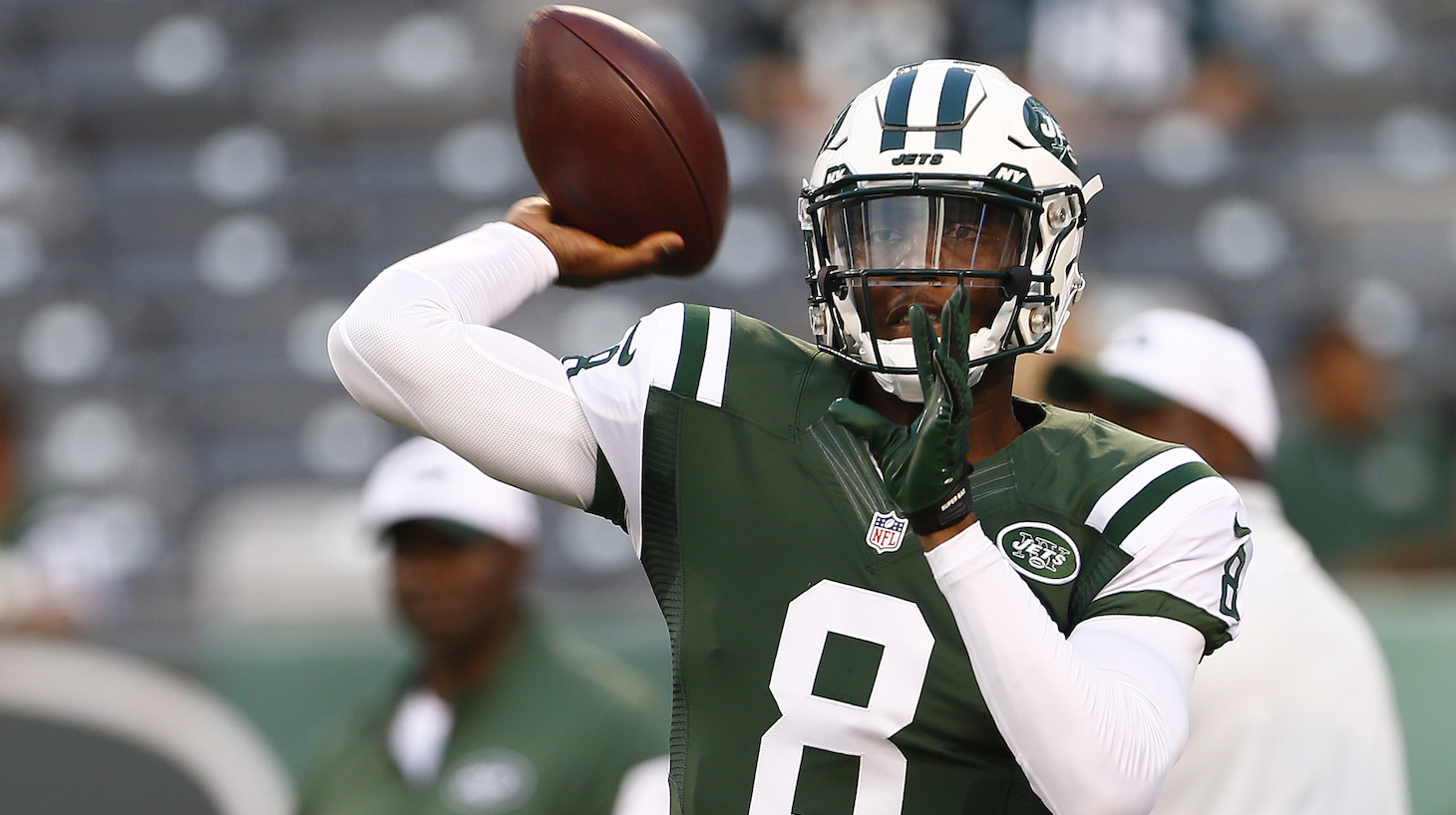 EAST RUTHERFORD, NJ - SEPTEMBER 03: Quarterback Josh Johnson #8 of the New York Jets warms up before a pre-season game against the Philadelphia Eagles at MetLife Stadium on September 3, 2015 in East Rutherford, New Jersey. (Photo by Rich Schultz /Getty Images)