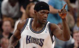 Sacramento Kings' forward Chris Webber points after scoring two points against the Dallas Mavericks during game two of the Western Conference Seminfinals at ARCO Arena in Sacramento, California, 06 May 2002. AFP PHOTO/John G. MABANGLO (Photo by JOHN G. MABANGLO / AFP) (Photo credit should read JOHN G. MABANGLO/AFP via Getty Images)