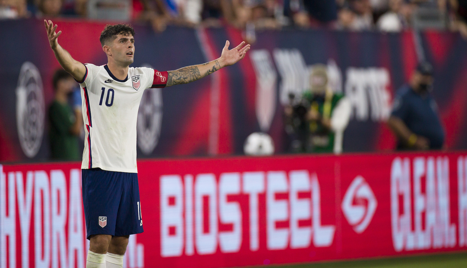 NASHVILLE, TN - SEPTEMBER 05: Christian Pulisic #10 of United States protests a call against him during the second half of their World Cup qualifying match against Canada at Nissan Stadium on September 5, 2021 in Nashville, Tennessee. United States ties tied Canada 1-1. (Photo by Brett Carlsen/Getty Images) *** Local Caption *** Christian Pulisic