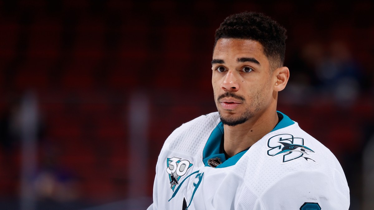 GLENDALE, ARIZONA - MARCH 27: Evander Kane #9 of the San Jose Sharks warms up during the NHL game against the Arizona Coyotes at Gila River Arena on March 27, 2021 in Glendale, Arizona. The Coyotes defeated the Sharks 4-0. (Photo by Christian Petersen/Getty Images)