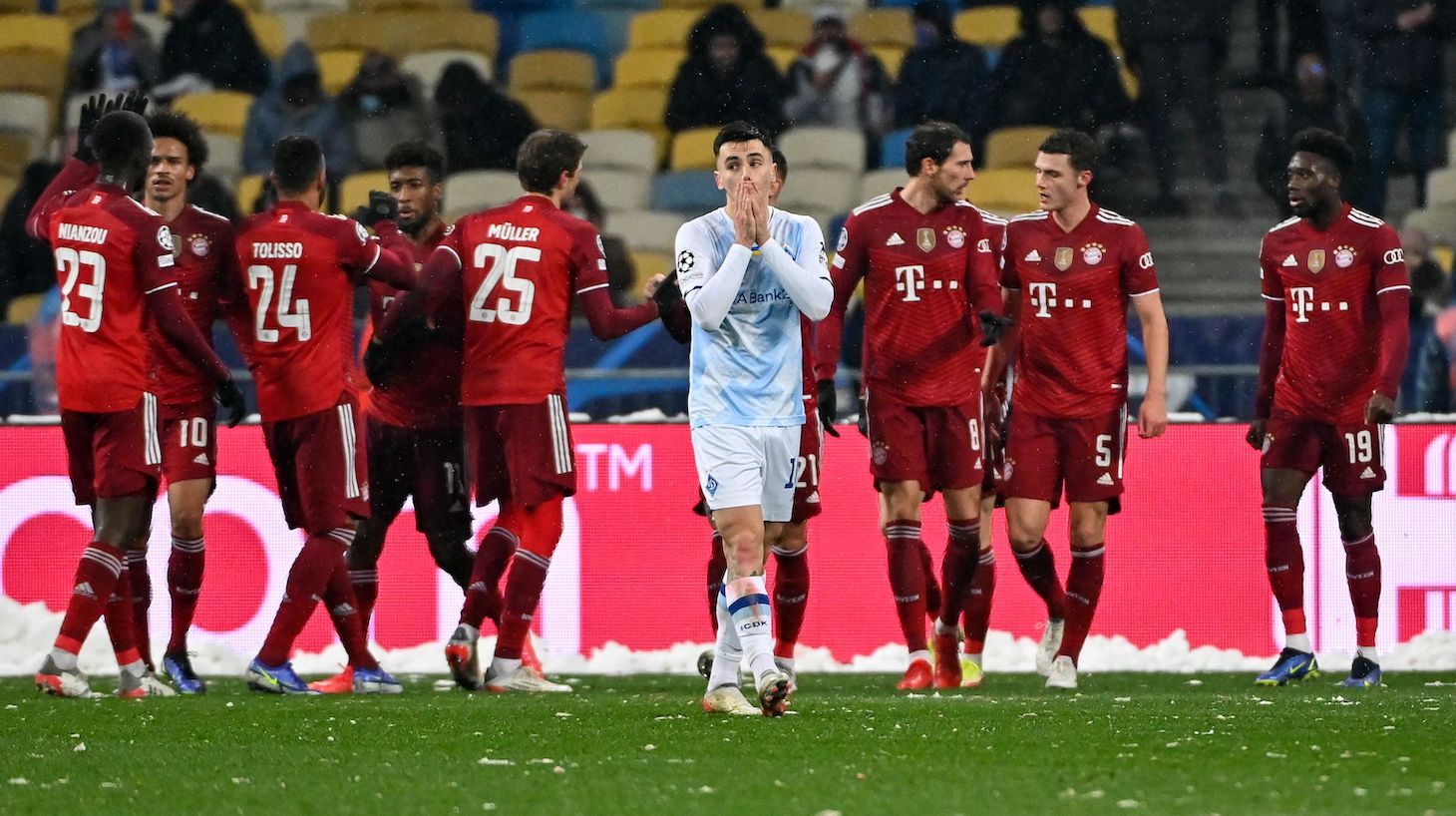Bayern Munich's players celebrate their second goal during the UEFA Champions League football match between Dynamo Kiev and Bayern Munich at the Olympic Stadium in Kiev on November 23, 2021.