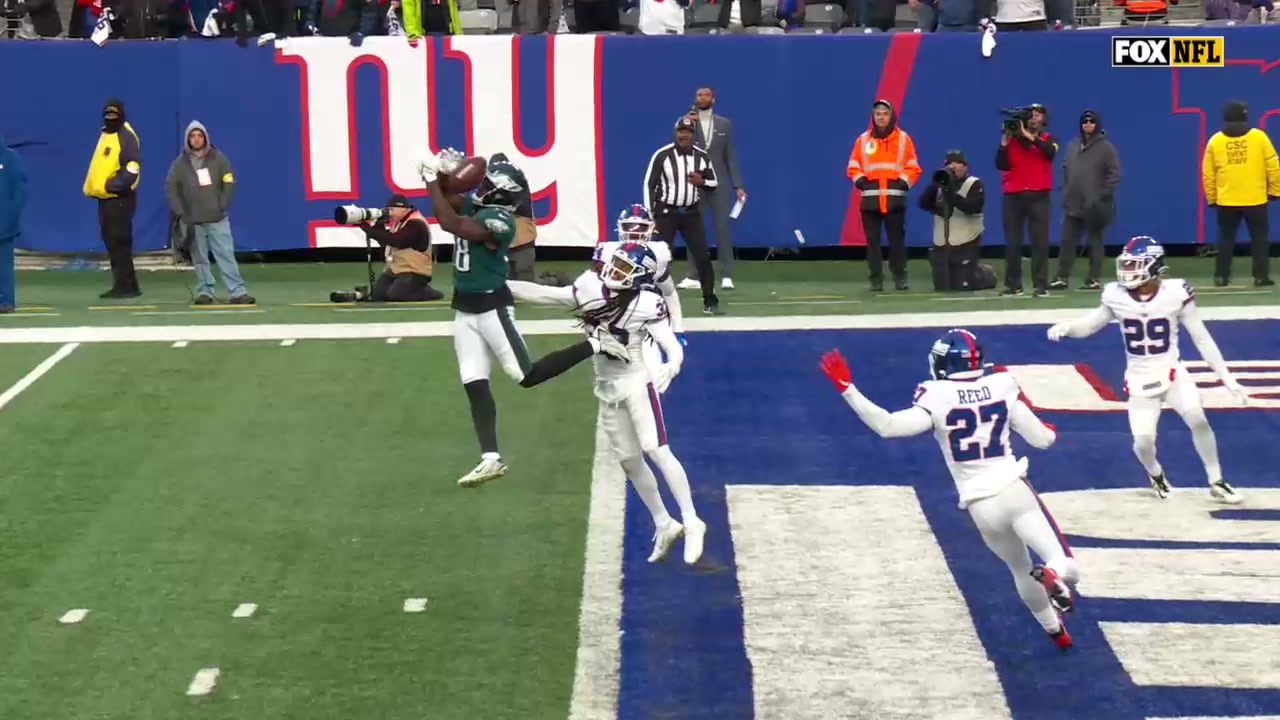 Eagles' Jalen Reagor drops two potential TD passes in final minute of  team's loss to Giants