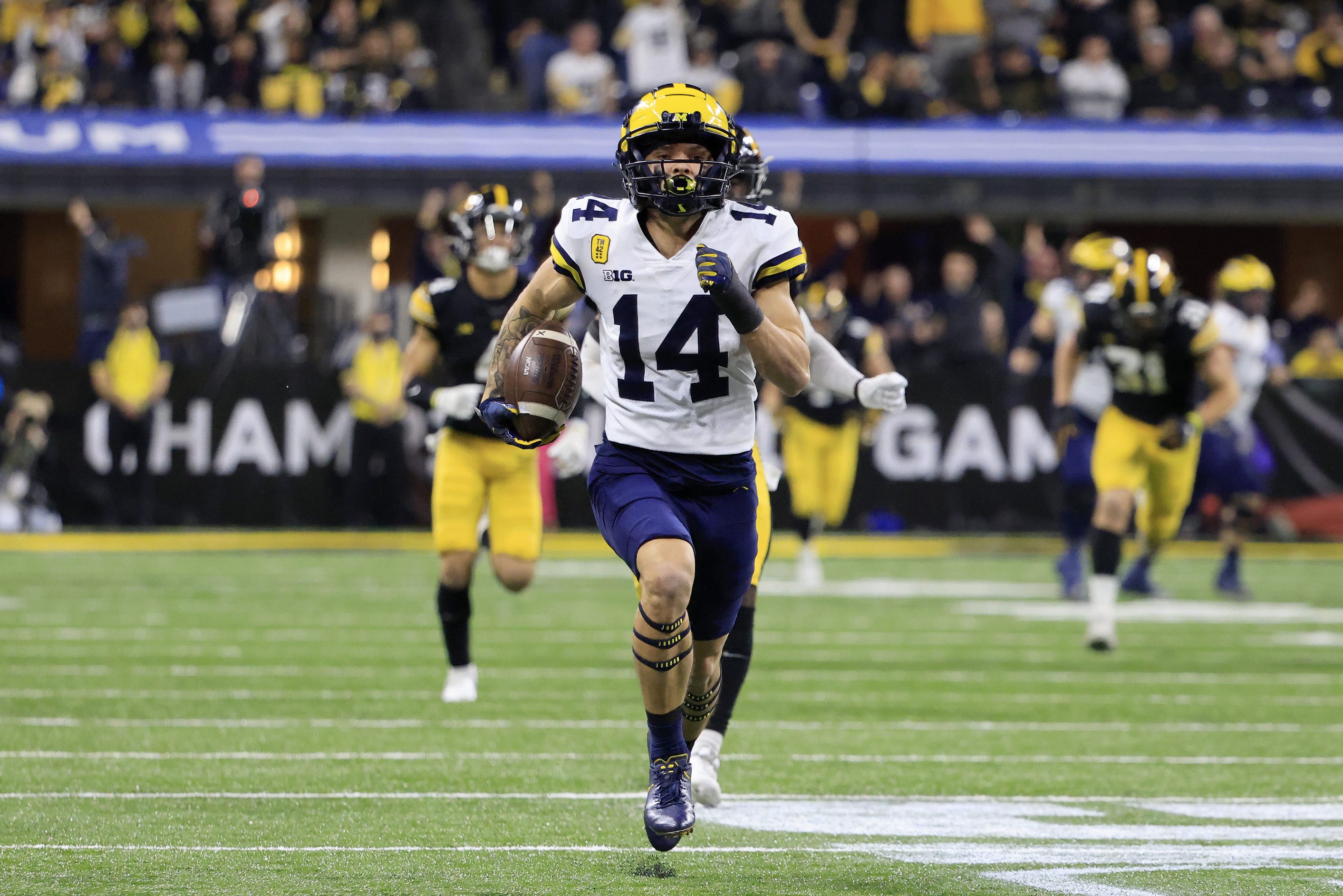 Roman Wilson runs to the end zone