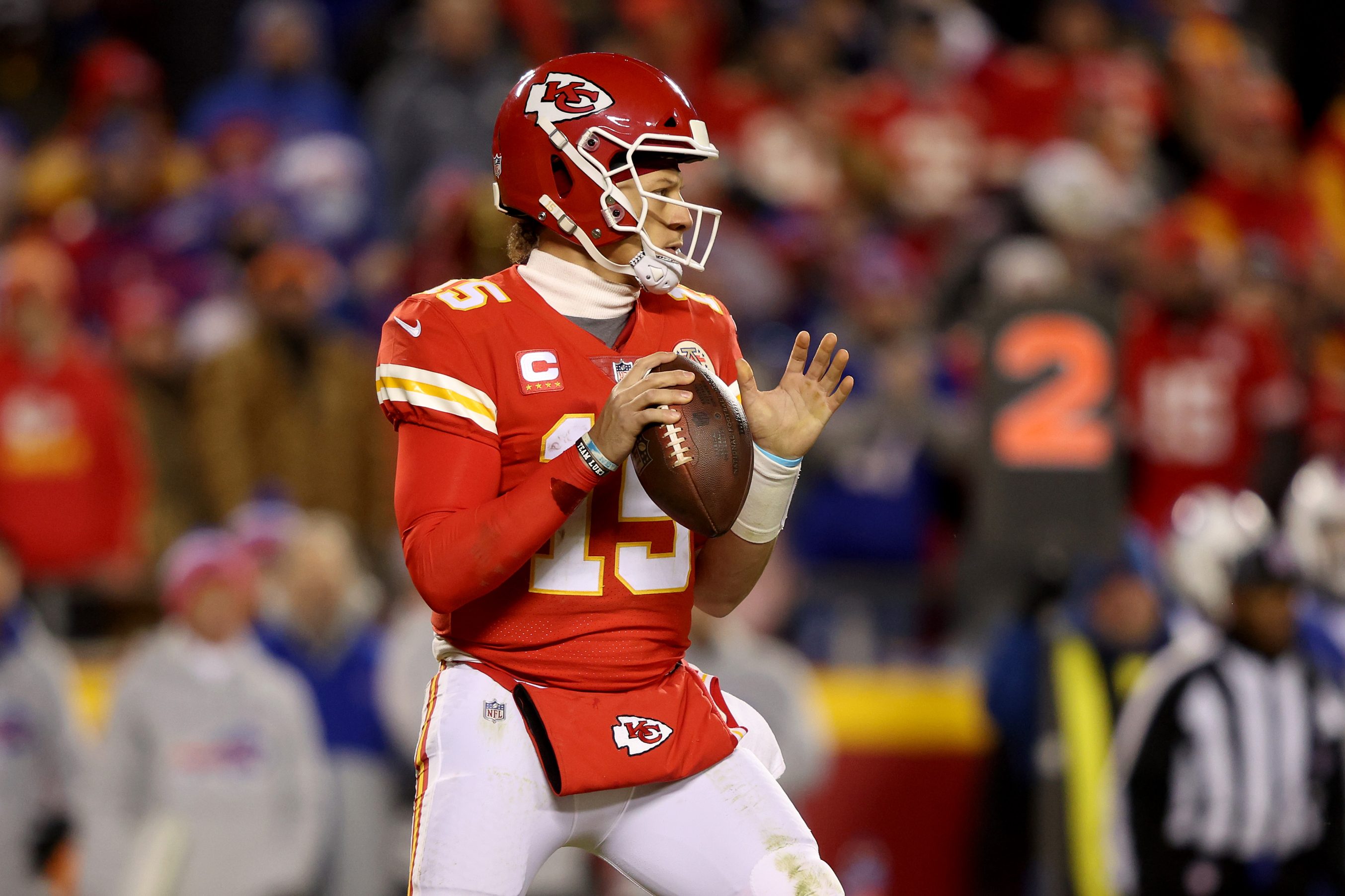 Patrick Mahomes looks to pass