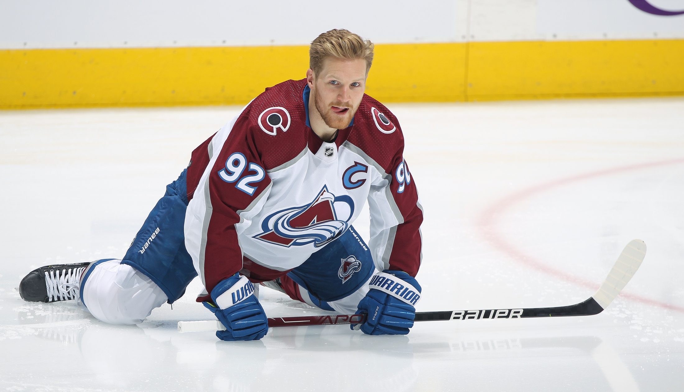 Gabriel Landeskog warms up