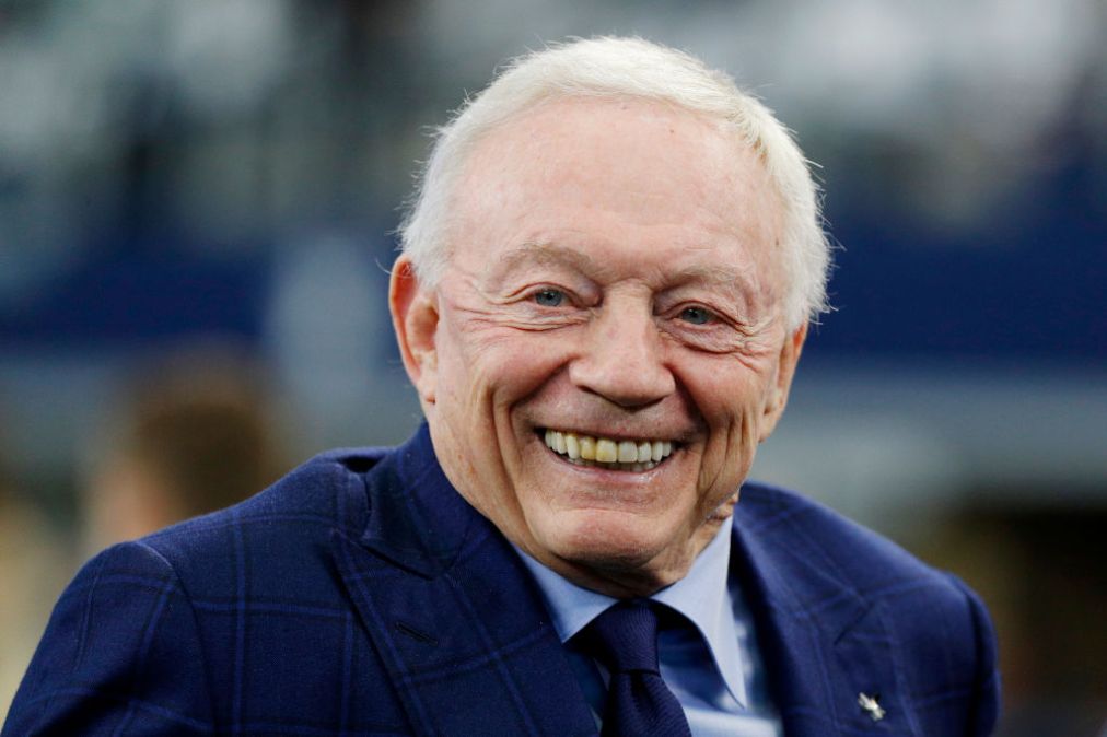 Dallas Cowboys pay $2.4 million to settle voyeurism allegations against  team exec