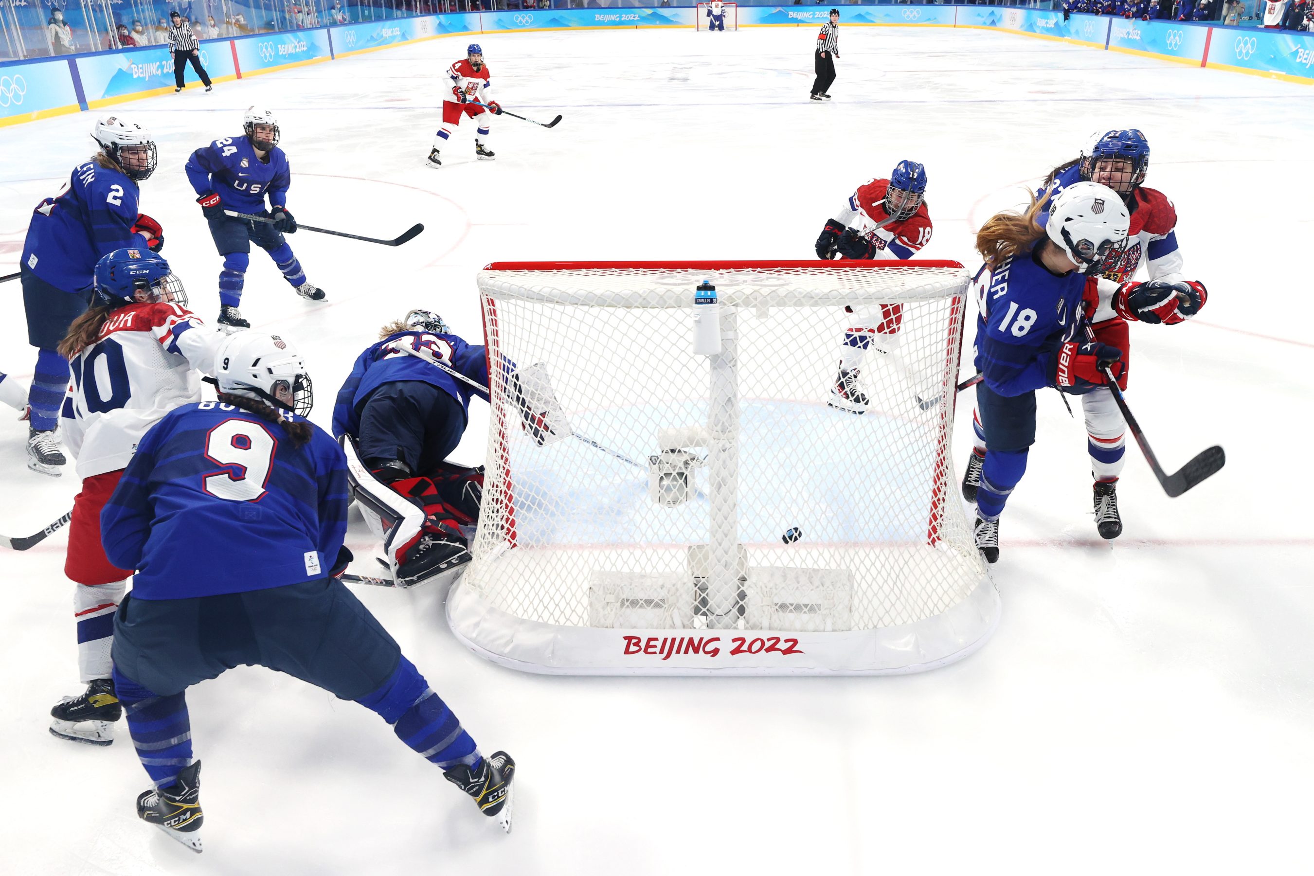 Michaela Pejzlova shoots into the net