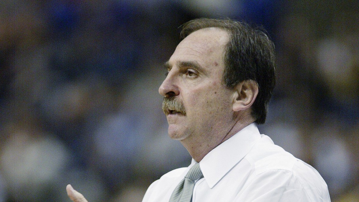 Fran Dunphy in a suit and tie