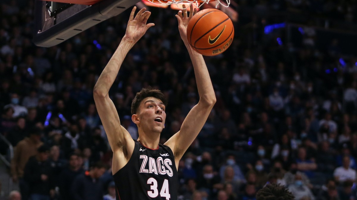 PROVO, UT - FEBRUARY 5: Chet Holmgren #34 of the Gonzaga Bulldogs slam dunks the ball against the BYU Cougars during the first half of their game February 5, 2022 at the Marriott Center in Provo, Utah.(Photo by Chris Gardner/Getty Images)