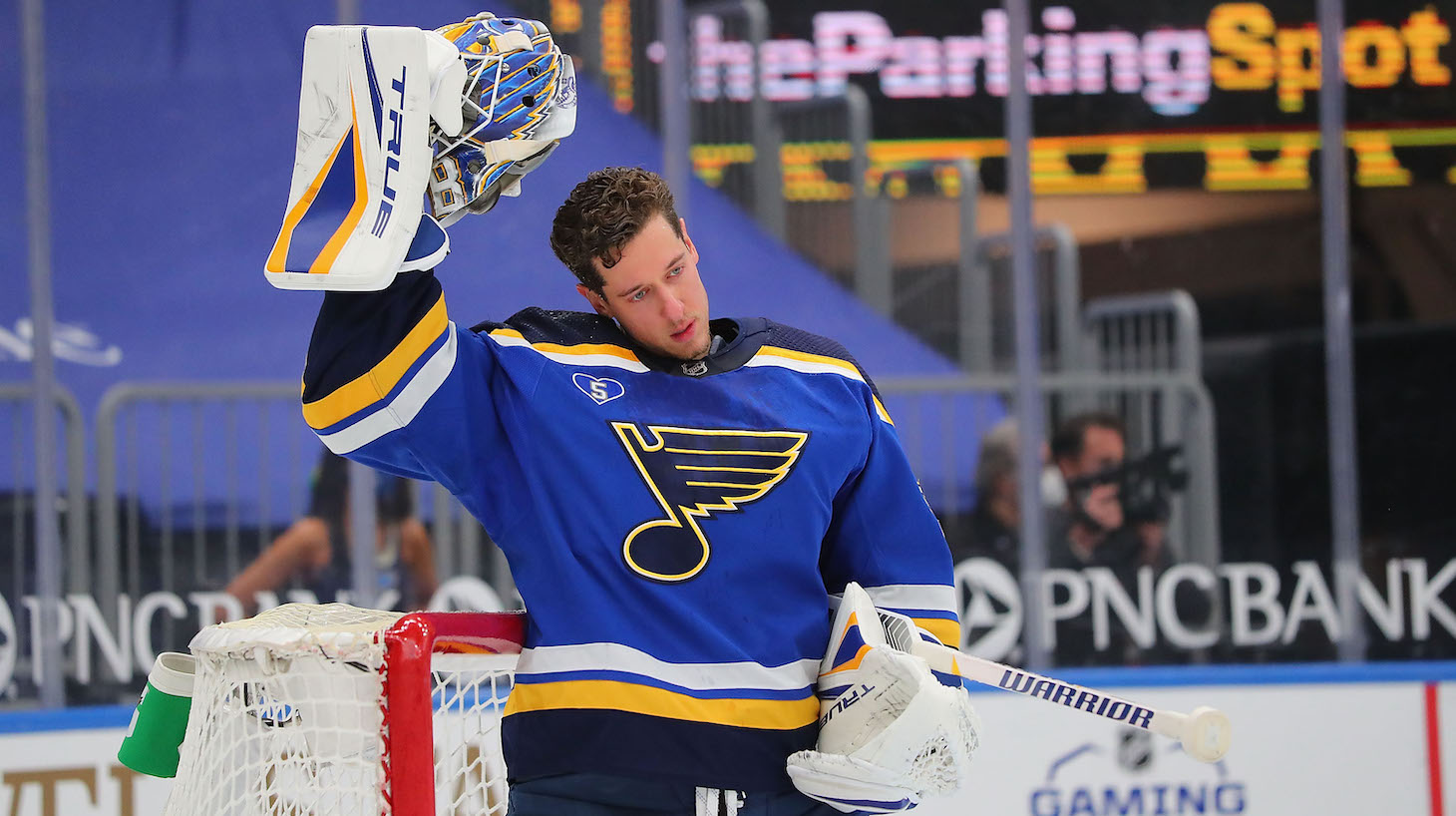 ST LOUIS, MO - APRIL 22: Jordan Binnington #50 of the St. Louis Blues gets ready to play the Colorado Avalanche at Enterprise Center on April 22, 2021 in St Louis, Missouri. (Photo by Dilip Vishwanat/Getty Images)