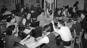 An old-timey newsroom