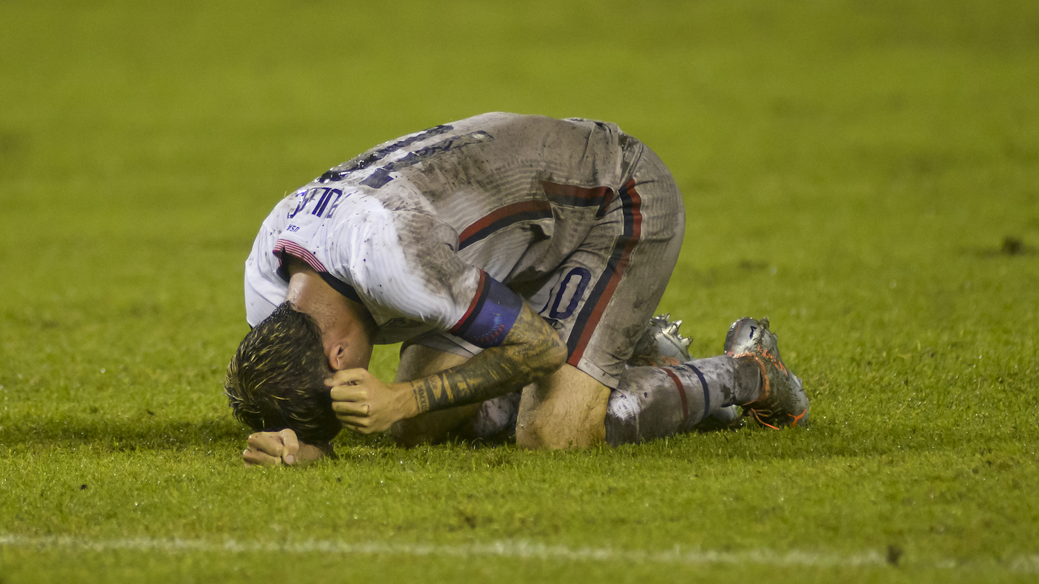SAN SALVADOR, EL SALVADOR JUNE 14: Christian Pulisic of the United States reacts during the match between El Salvador and the United States as part of the CONCACAF Nations League at Cuscatlan Stadium on June 14, 2022 in San Salvador, El Salvador. (Photo by Alex Peña/Getty Images)