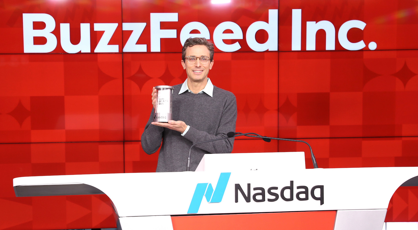 BuzzFeed executive guy Jonah Peretti looking like a real schmuck