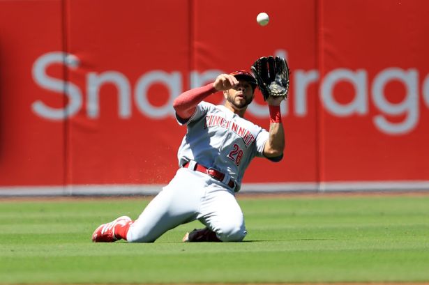 Reds players wear Tommy Pham shirts before game vs. Giants