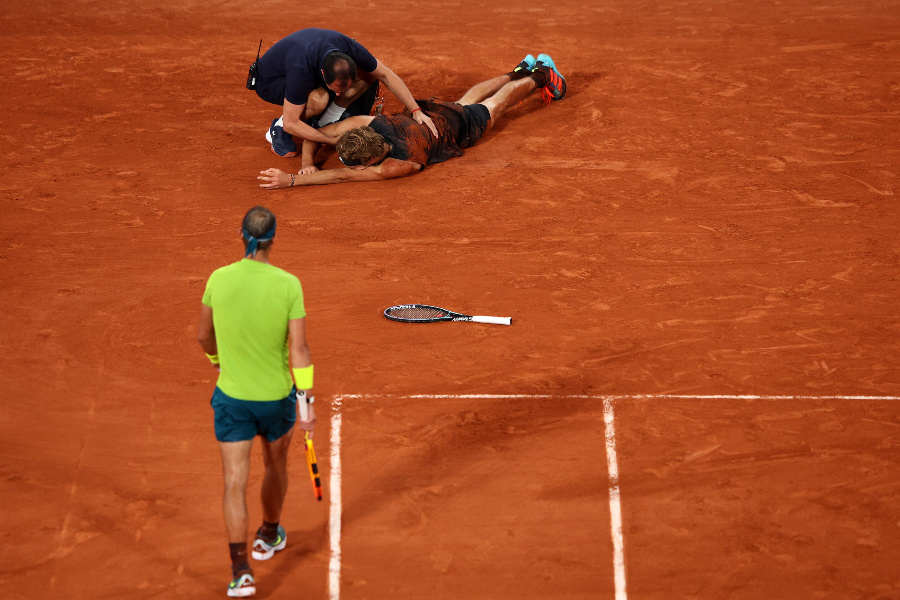 Alexander Zverev suffers a severe ankle injury at the French Open.
