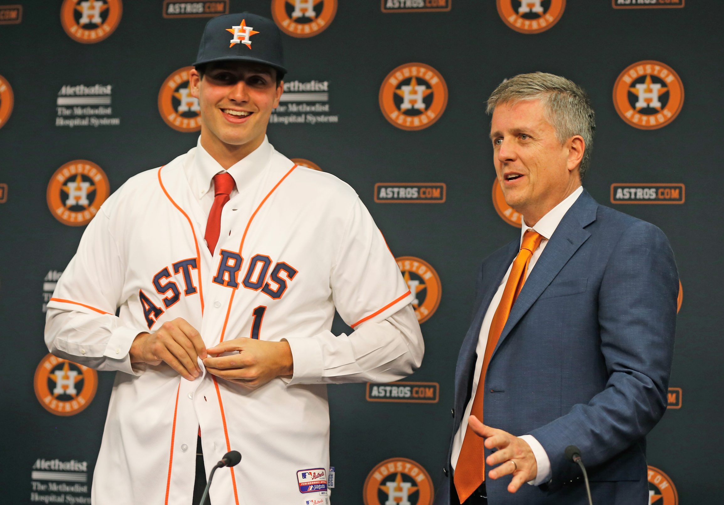 Jeff Luhnow introduces Mark Appel to the media