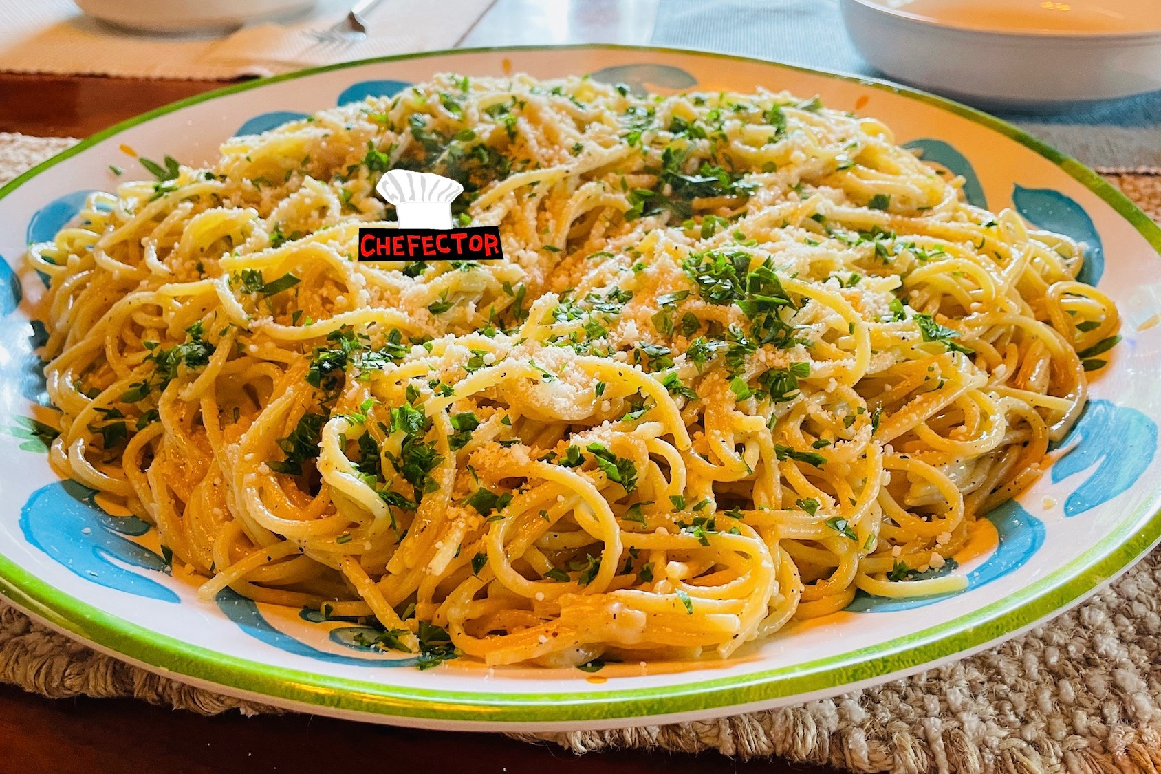 A huge platter of spaghetti cacio e pepe