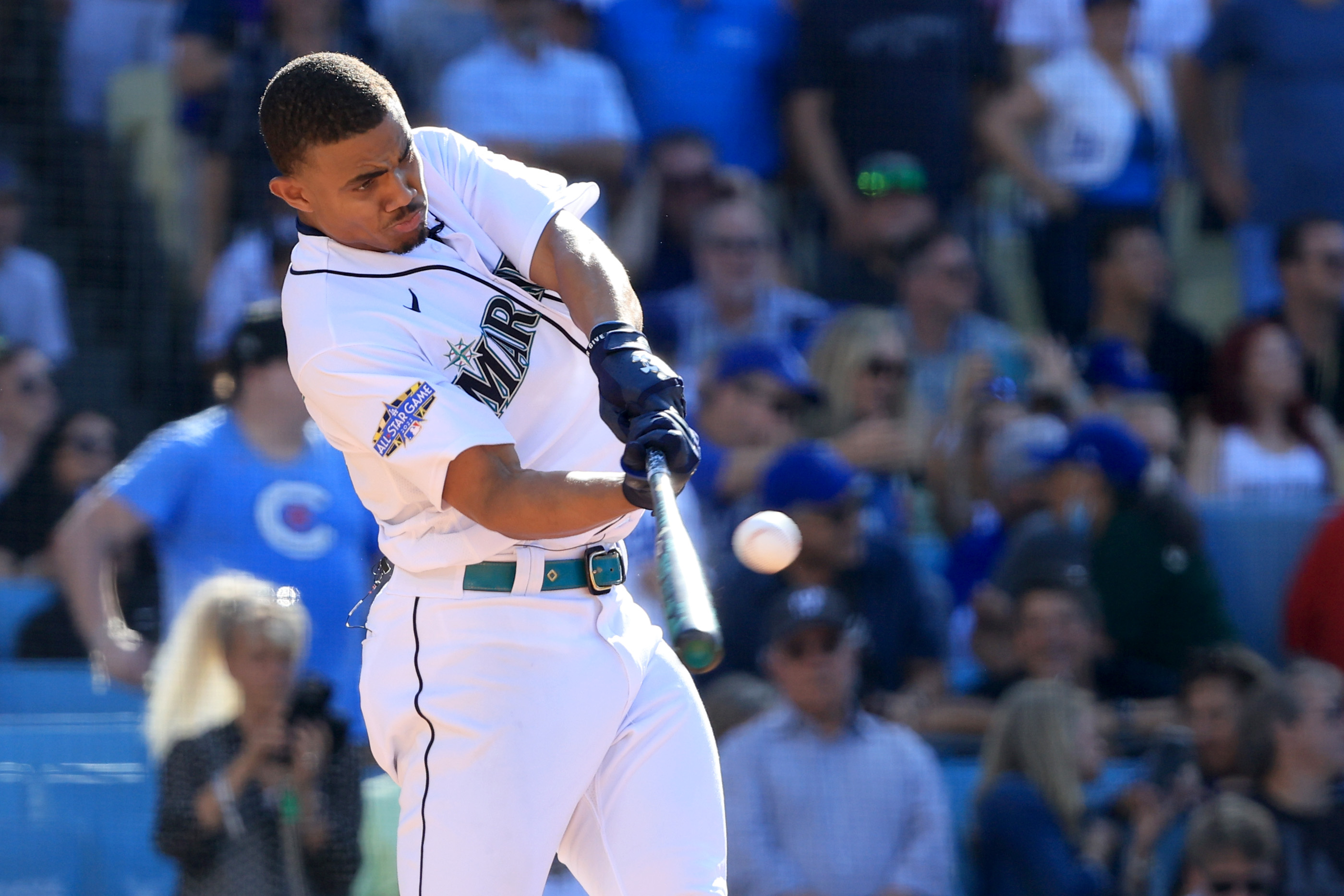 Julio Rodriguez bats at the Home Run Derby