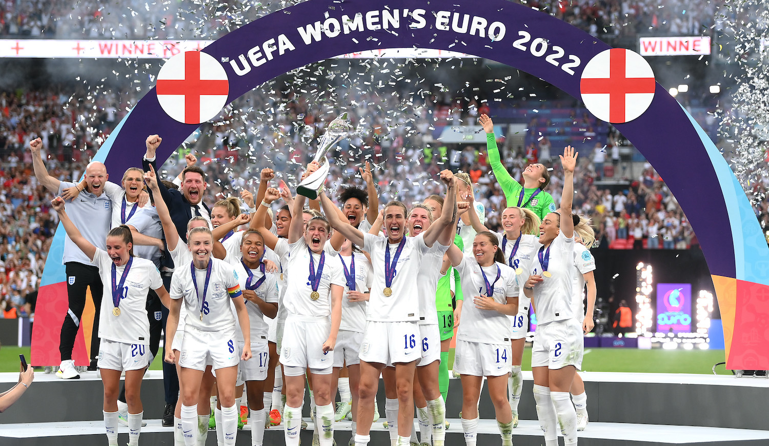 LONDON, ENGLAND - JULY 31: Leah Williamson of England lifts the UEFA Women's EURO 2022 Trophy after their side's victory during the UEFA Women's Euro 2022 final match between England and Germany at Wembley Stadium on July 31, 2022 in London, England. (Photo by Shaun Botterill/Getty Images)
