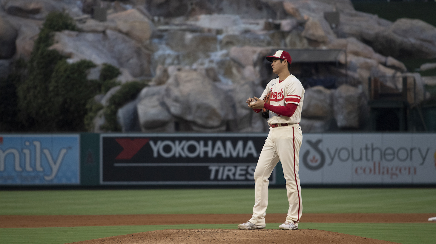 ANAHEIM, CA - AUGUST 03: Shohei Ohtani #17 waits for the next batter in the fourth inning while playing the Oakland Athletics at Angel Stadium of Anaheim on August 3, 2022 in Anaheim, California. (Photo by John McCoy/Getty Images)