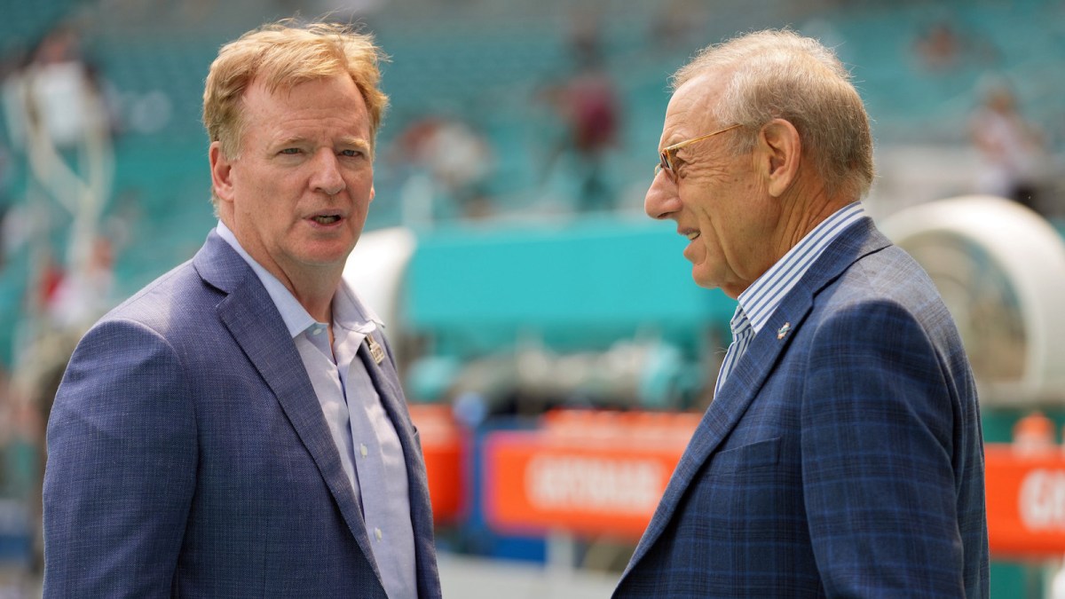 MIAMI GARDENS, FLORIDA - OCTOBER 03: NFL Commissioner Roger Goodell speaks with Miami Dolphins owner Stephen Ross before the game against the Indianapolis Colts and the Miami Dolphins at Hard Rock Stadium on October 03, 2021 in Miami Gardens, Florida. (Photo by Mark Brown/Getty Images)