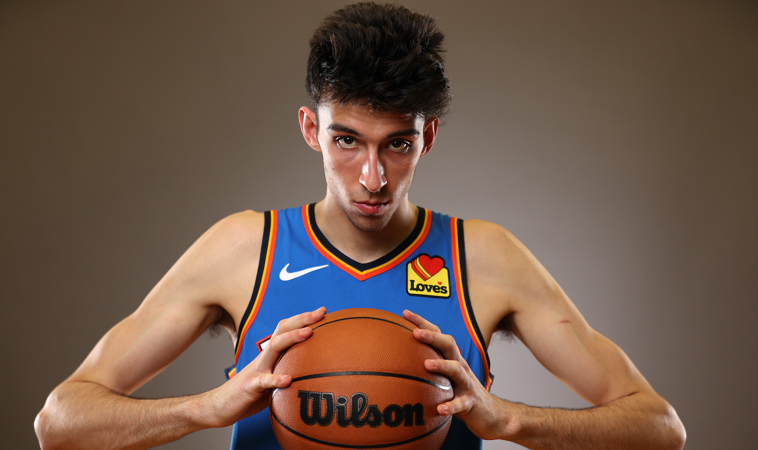 LAS VEGAS, NEVADA - JULY 14: Chet Holmgren #7 of the Oklahoma City Thunder poses during the 2022 NBA Rookie Portraits at UNLV on July 14, 2022 in Las Vegas, Nevada. NOTE TO USER: User expressly acknowledges and agrees that, by downloading and/or using this photograph, User is consenting to the terms and conditions of the Getty Images License Agreement. (Photo by Gregory Shamus/Getty Images)