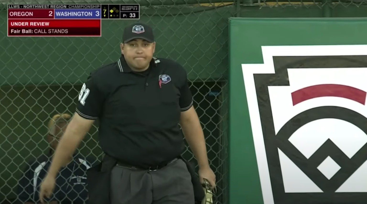 Little League ump completely botches foul ball call that leads to winning  run, crushes LLWS hopes for Oregon team, This is the Loop