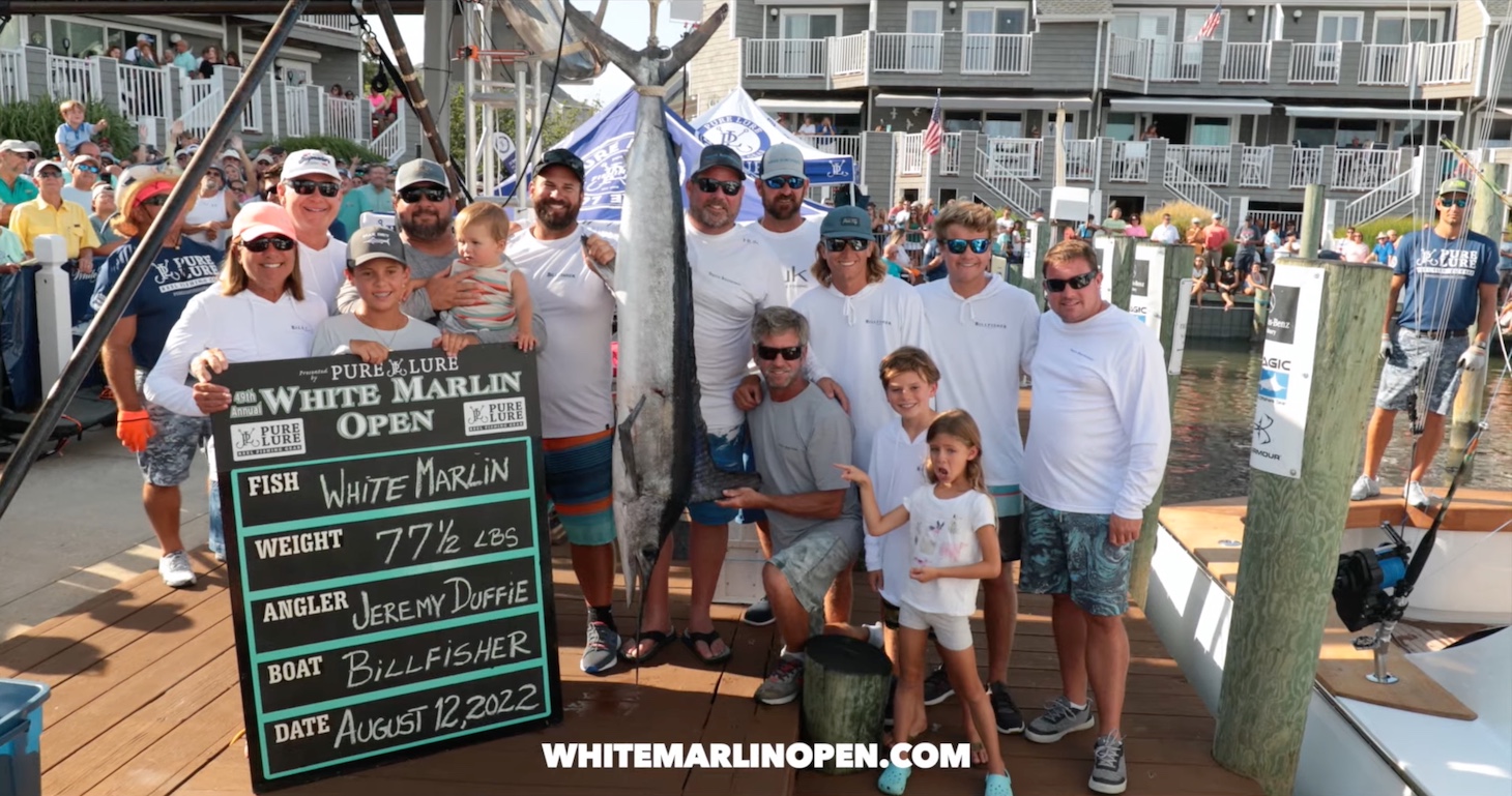 Photo of the Billfisher crew posing with their prize-winning marlin.